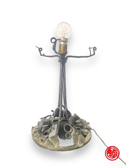Lampe de table vintage en fer 