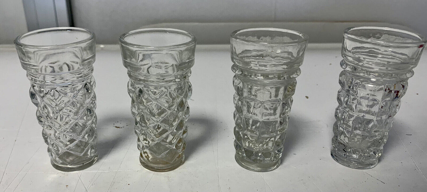 Set of 4 liqueur glasses