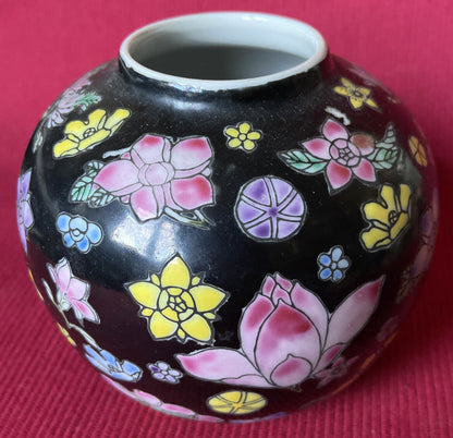 Chinese Style Jar 5 Colors On Black Base