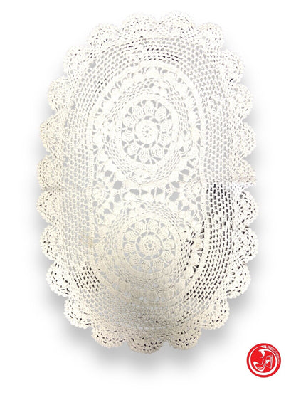 Embroidered doilies 