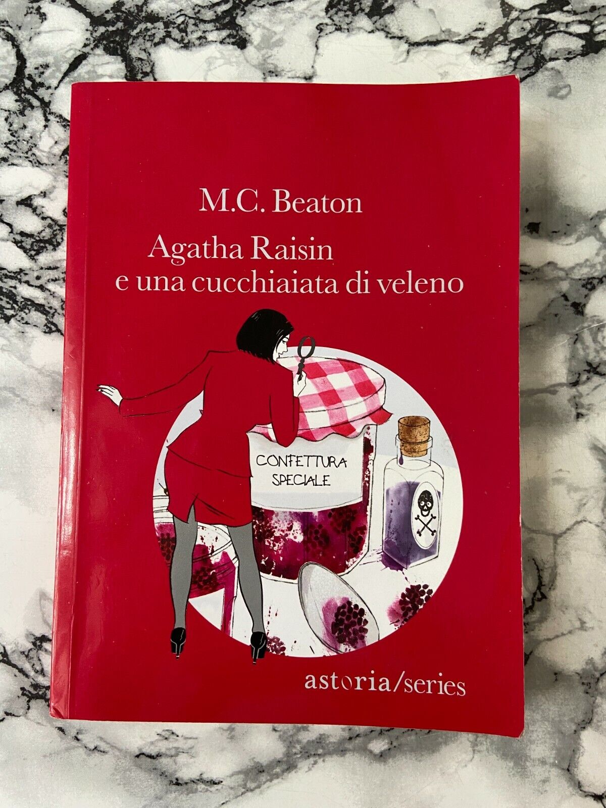 M.C. Beaton - Agatha Raisin e una cucchiaiata di veleno