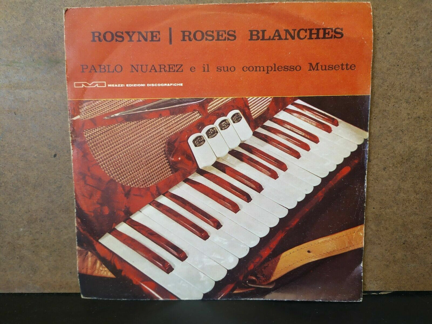 Pablo Nuarez / Rosyne - Roses Blanches