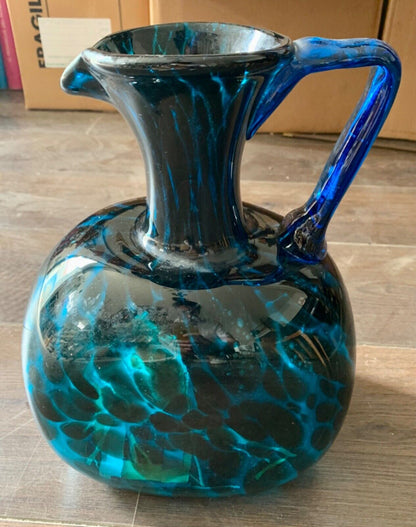 Vase en verre bleu