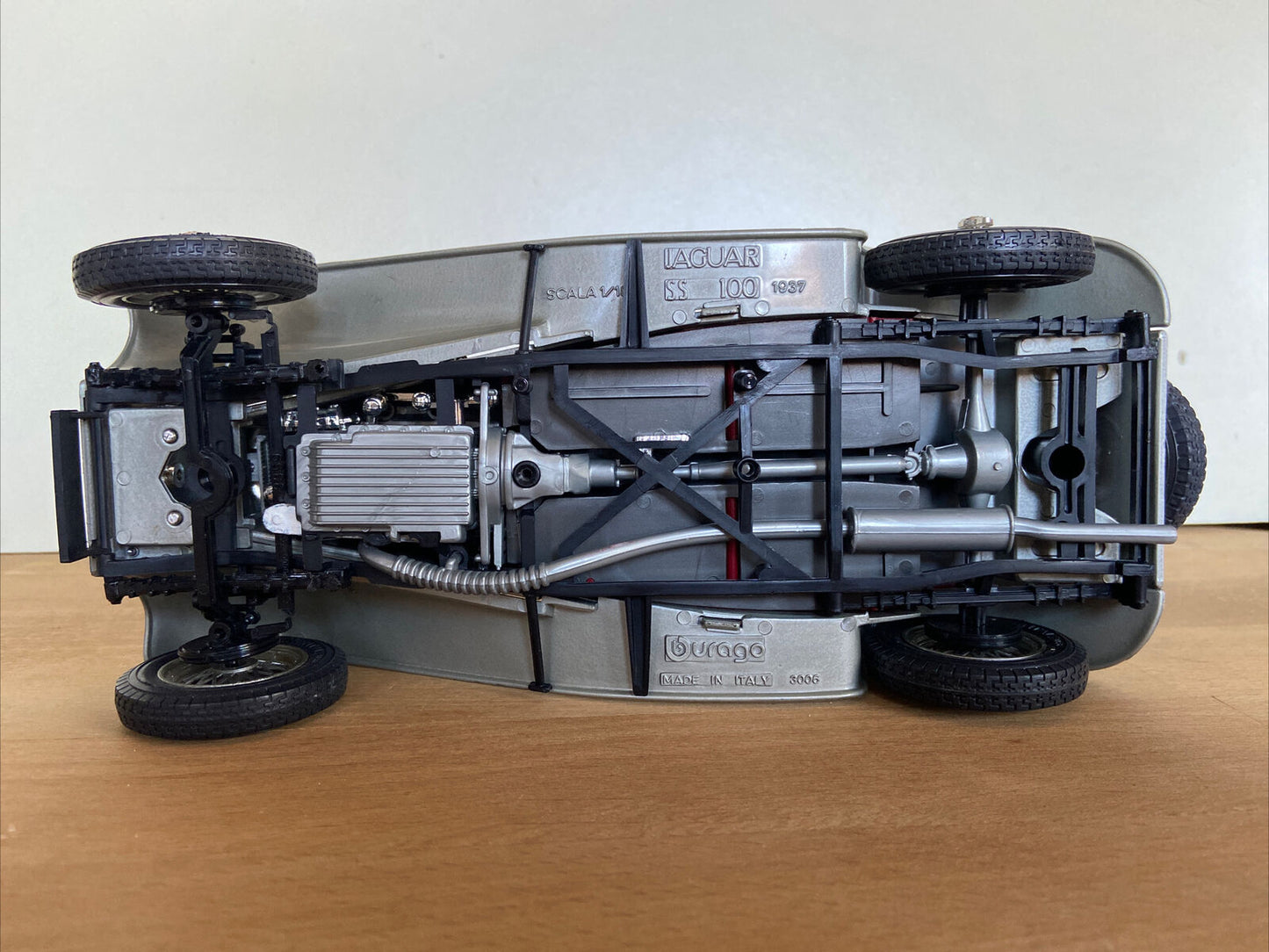 Burago 1/18 diamonds Jaguar SS100 1937 cod. 3006 NO RISERVA