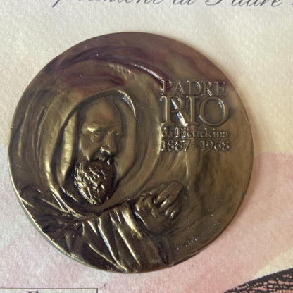 Francobollo Commemorativo E Rilievo In Bronzo Dorato - Padre Pio Da Pietrelcina