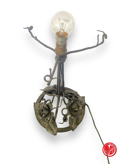 Lampe de table vintage en fer 